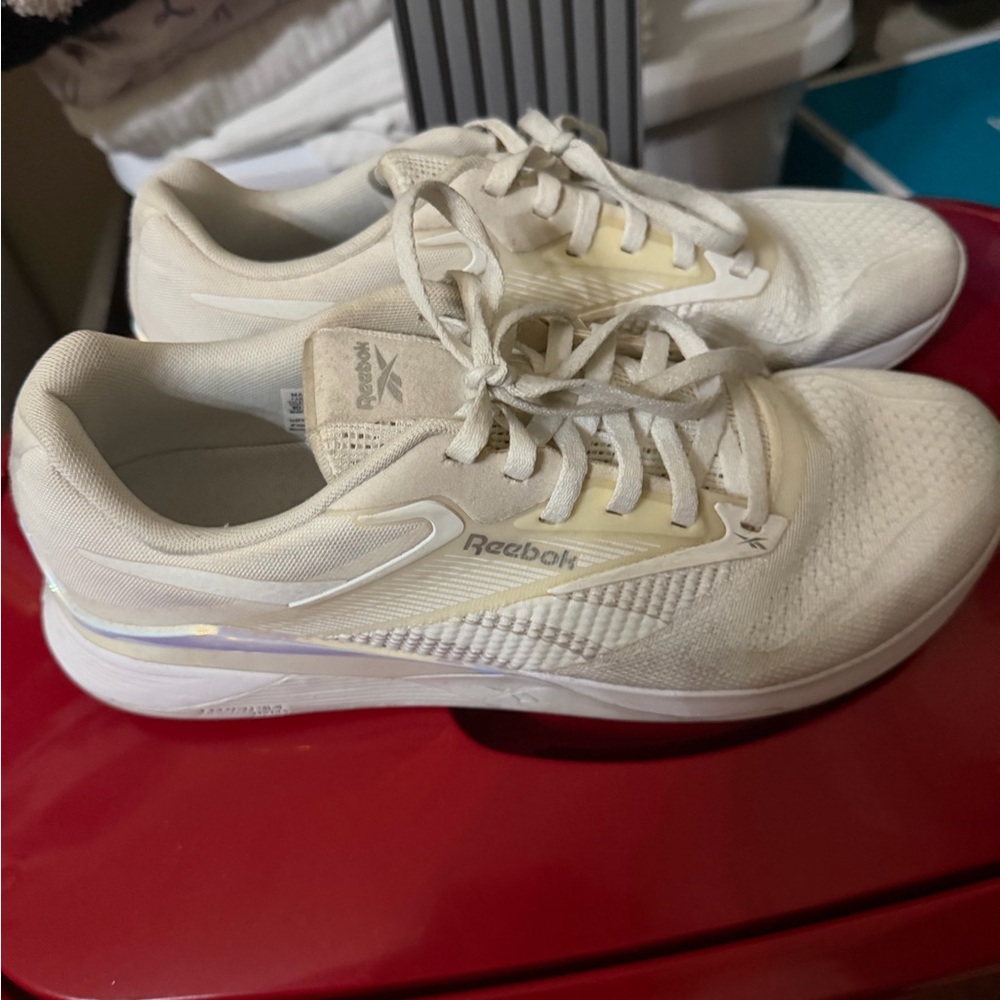 Reebok Cream and White Women's Lightweight Trainers